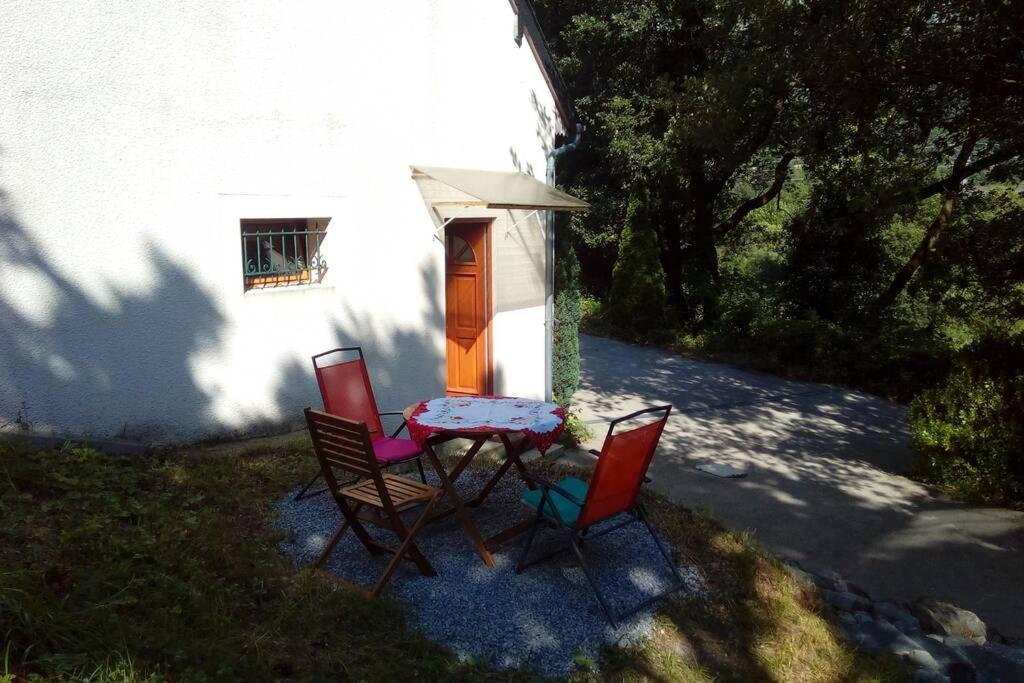 شقة Duplex At The Foothills Of The Pyrenees Geu المظهر الخارجي الصورة
