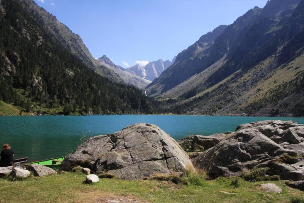 شقة Duplex At The Foothills Of The Pyrenees Geu المظهر الخارجي الصورة